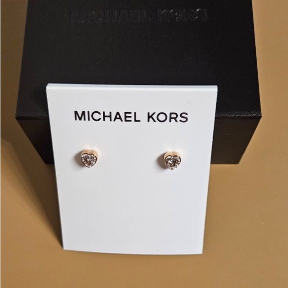 NWT Michael Kors rose gold crystal heart earrings 🤍 - Picture 1 of 4